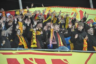 Kibice na meczu Korona Kielce - Widzew Łódź. 11 kwietnia 2025