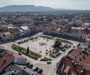 To miasto przemysłowe w sąsiedztwie Krakowa. Kiedyś słynęło z jarmarków