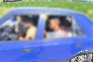 18 osób podróżowało małą skodą w Słowacji