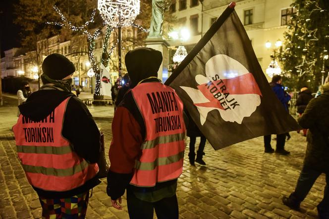 Strajk kobiet w Toruniu - 27-28.01.2021 - zdjęcia z protestów