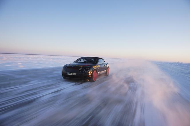 Bentley Continental Supersports pobił rekord prędkości samochodu jadącego po lodzie - 330,695 km/h