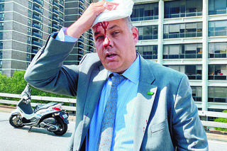 Bezbronna policja ucieka z NYC