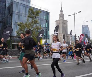 Uczestnicy biegu Nice To Fit You Warszawska Dycha 2025 na trasie