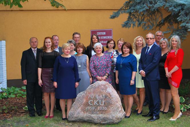 Z okazji 70-lecia Centrum Kształcenia Ustawicznego w Siedlcach odsłonięto jubileuszowy kamień