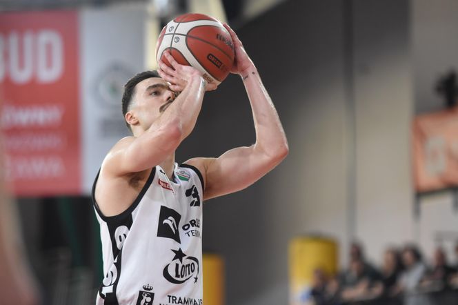 Legia Warszawa wygrała 87:76 z Energą Czarnymi Słupsk