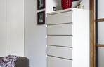 Białe meble w sypialni