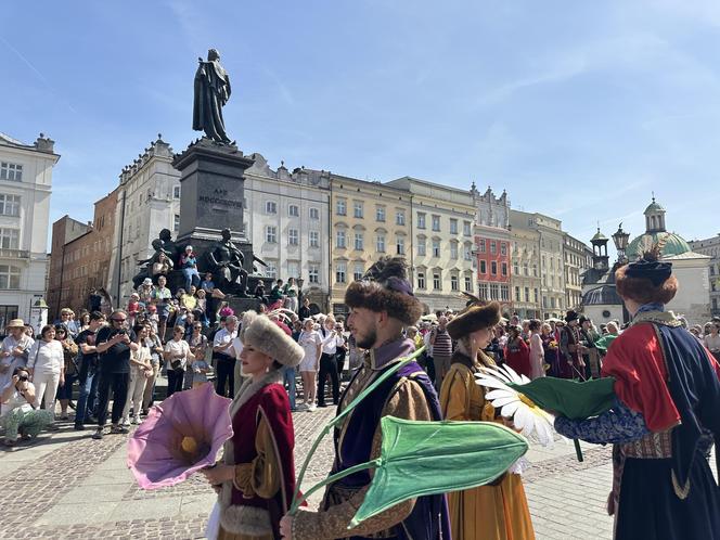 "Polonez wiosenny" na Rynku Głównym w Krakowie