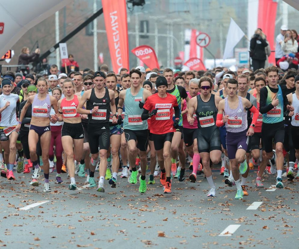 Bieg Niepodległości 2025 ruszył ulicami Warszawy. Tak wygląda impreza [ZDJĘCIA]