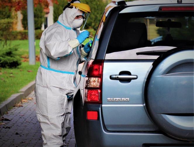 Wznowienie działalności Punktu wymazowego Drive - Thru. Pomogą żołnierze z Braniewa