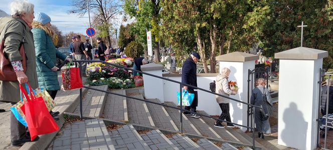 Przygotowania do Wszystkich Świętych Zamość
