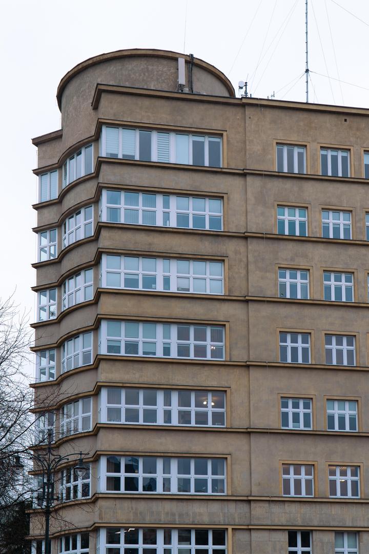 Kontrowersyjny wieżowiec w Krakowie - zobacz zdjęcia przedwojennego drapacza chmur, który rozgrzał opinię publiczną