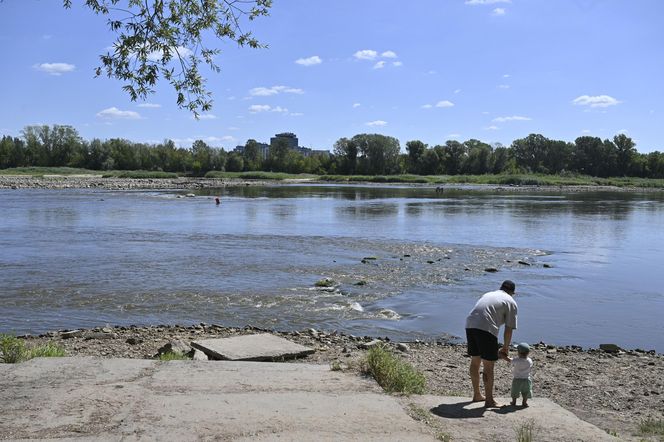 Alarm! Wisła wysycha na naszych oczach. Katastrofalny poziom wody w Warszawie