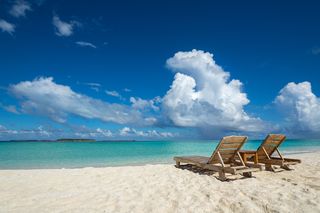 Jest nadzieja na wakacje? W sierpniu koronawirusa nie będzie!