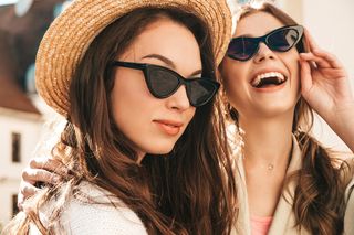 Najmodniejsze okulary na lato. Te modele dodadzą szyku każdej stylizacji!