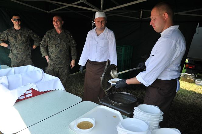 Armaty zagrzmiały w Warszawie. Obchody święta Wojska Polskiego