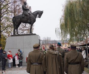  Uroczystości pod pomnikiem Józefa Piłsudskiego w Rzeszowie 