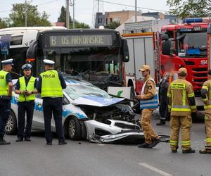 Wypadek autobusu i radiowozu w Szczecinie! Przynajmniej 9 osób poszkodowanych