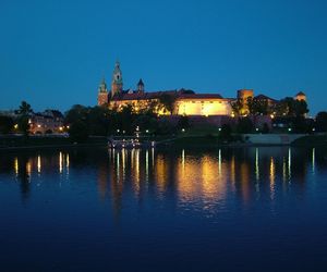 Kraków będzie biało-niebieski. Te barwy pojawią się na budynkach, autobusach i tramwajach. Wiemy, dlaczego!