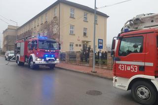 Pożar w liceum w Końskich! Z budynku ewakuowano sto osób. Co się stało?