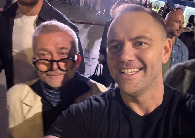 Karol Nawrocki śpiewa (nie)zakazane piosenki