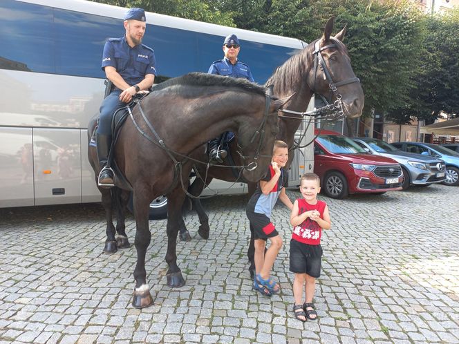 Trwają obchody Święta Policji w Lesznie. Świętują policjanci i policjantki