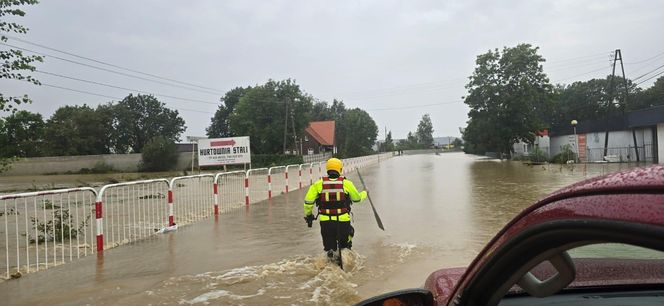 Ratownicy Zachodniopomorskiego WOPR pomagają na południu Polski