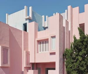 Ikony postmodernizmu: Muralla Roja projektu Ricardo Bofilla