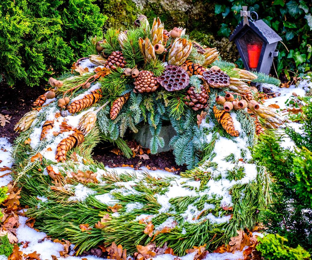 Stroik świąteczny na cmentarz