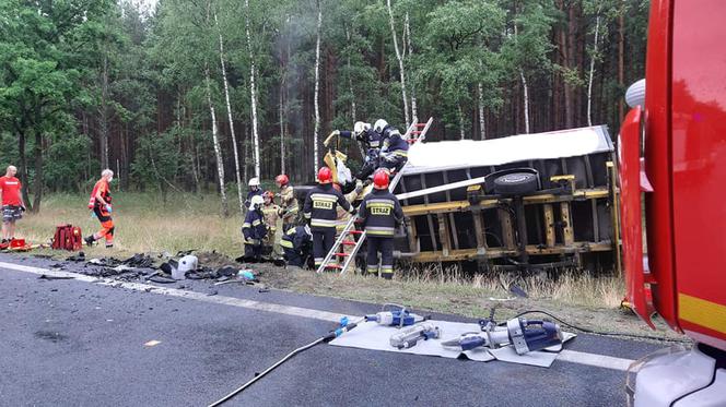Wypadek na DK 10 w Solcu Kujawskim. Trzy osoby poszkodowane [ZDJĘCIA]