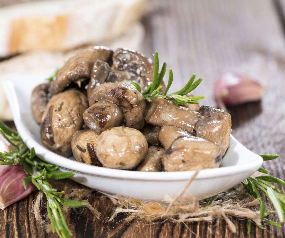 salatka-z-marynowanych-pieczarek-przepis-siostry-anastazji.jpg