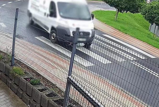 12-latek wpadł wprost pod dostawczaka