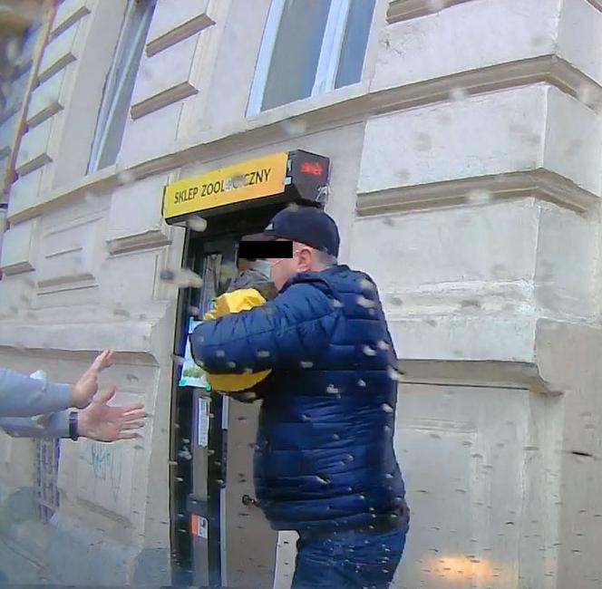Ukradli 800 tysięcy. Łupem cieszyli się 20 sekund