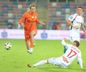 Górnik Zabrze zmierzył się z Zagłębiem Lubin. Kibice rozgrzewali piłkarzy z trybun