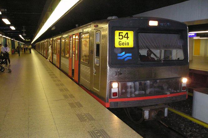 Metro w Amsterdamie