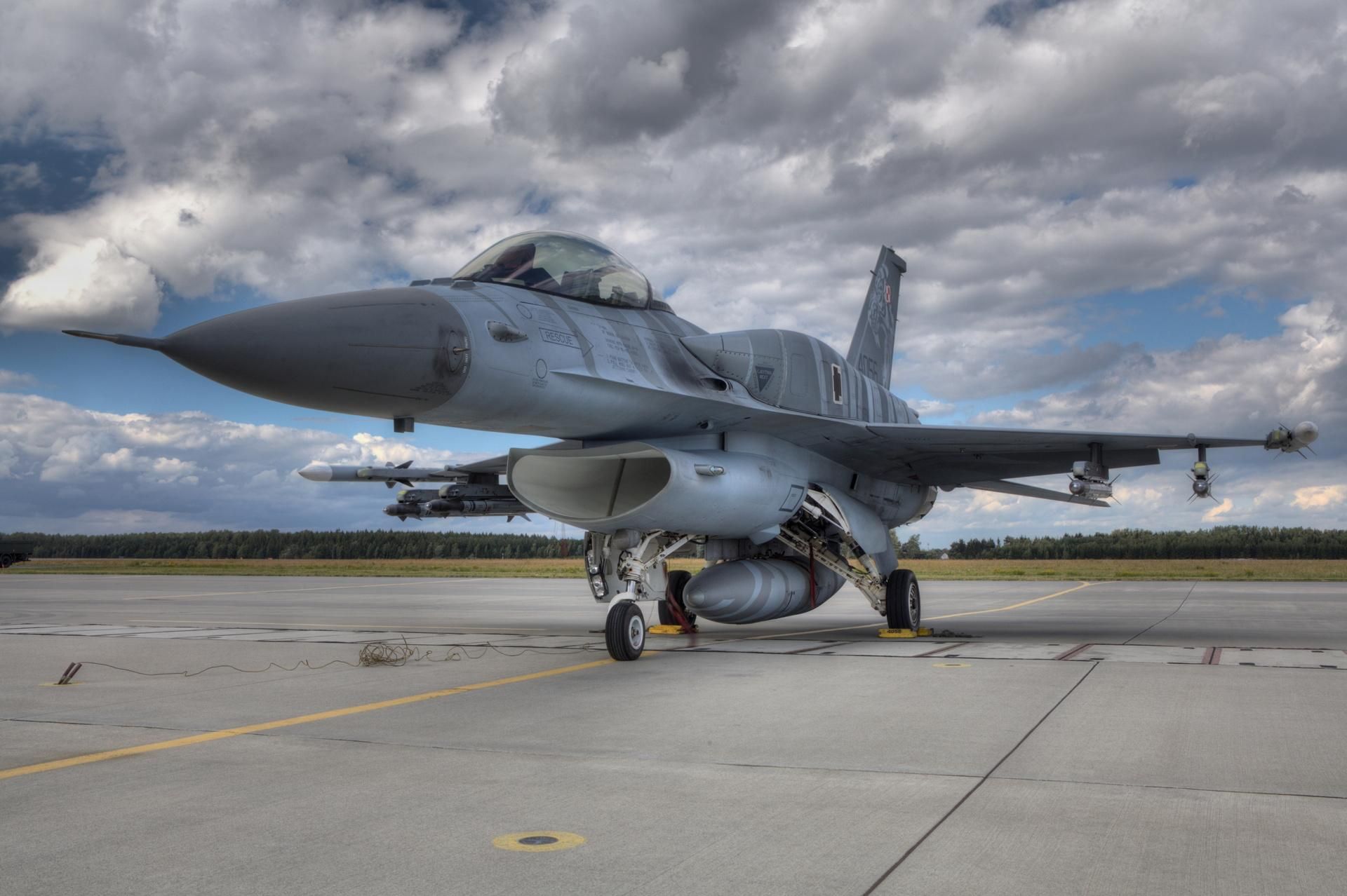 Polskie myśliwce F-16