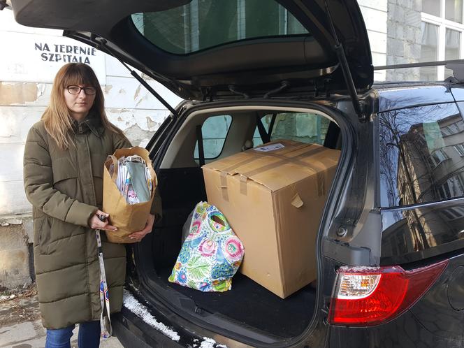 Szyją bo lubią, teraz chcą pomóc. Kolejne setki bawełnianych maseczek na pokładzie żywieckiego szpitala