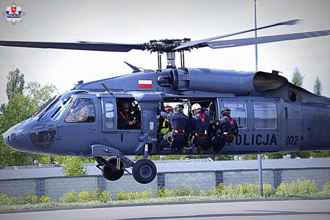 Lublin: Policyjny helikopter krążył nad miastem. Poważne działania policyjnych komandosów 