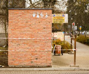 Toaleta samoobsługowa przy placu Targowym w Pszczynie niedługo będzie oddana do użytku