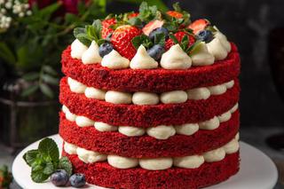 Tort red velvet - przepis na czerwone ciasto z kremem