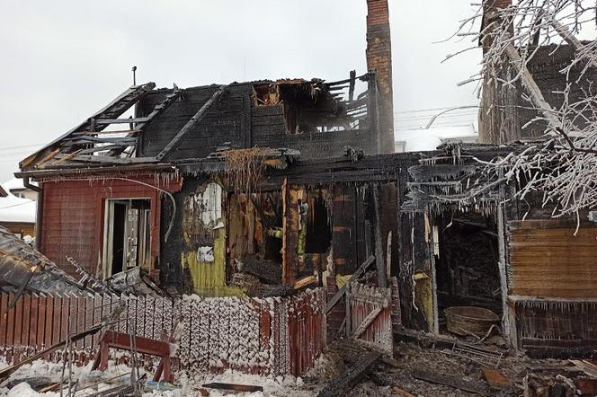 Tragiczny pożar domu w Supraślu. Kobieta zginęła w płomieniach [ZDJĘCIA]