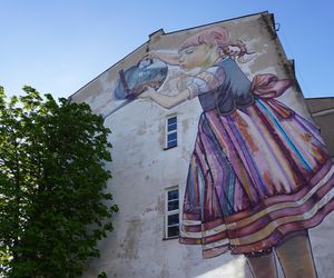 Mural Dziewczynka z konewką