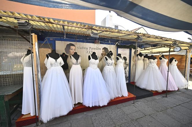 Tajemnicze pożary. Ktoś chce „posprzątać” starą część bazaru Różyckiego na Pradze? Handlarze drżą o swoją przyszłość