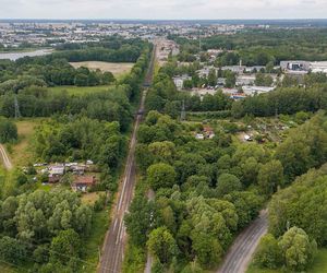 Zbudują tunel pod torami. Szykują ogromne zmiany w pobliżu jez. Trackiego