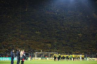 Borussia Dortmund: Najlepsi fani na świecie. Kibic zmarł, pełny stadion oddał hołd [WIDEO i ZDJĘCIA] 