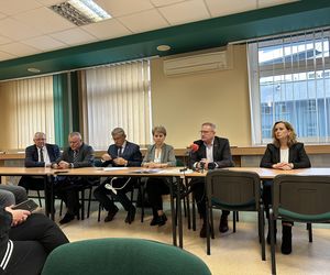 Most w Biechowach z zielonym światłem