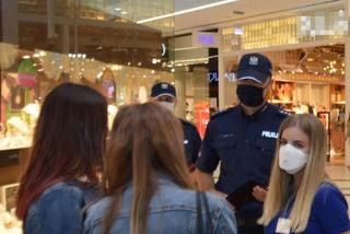 Lublin: POLICJA weszła do galerii! Szukają ludzi BEZ MASECZEK. Będą MANDATY