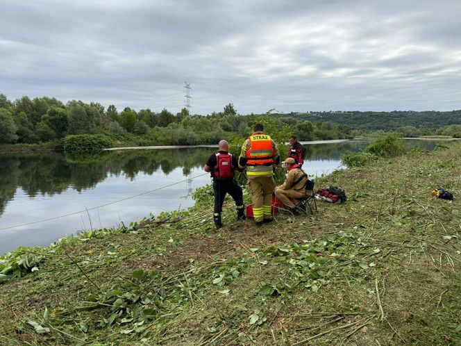 Tragedia nad Dunajcem! Ciągnik z mężczyzną wpadł do rzeki. Nowe informacje