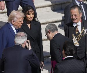 Trump i Zełenski złamali zasady na pogrzebie Franciszka