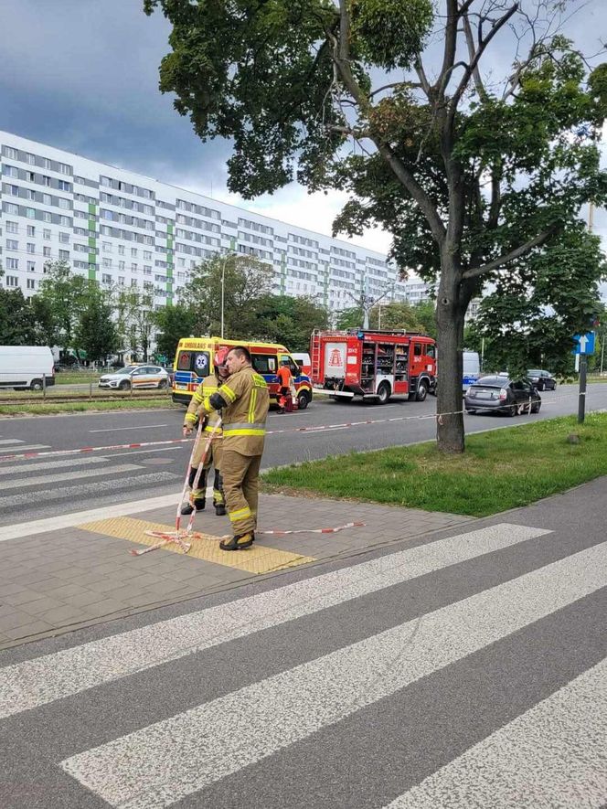 Łódź. Śmiertelny potrącenie 27-latki na przejściu. Kierowca volkswagena sam walczy o życie w szpitalu [ZDJĘCIA].