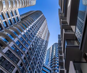 W warszawskim Hongkongu pachnie chlebem i śmieciami. Bliska Wola Tower
